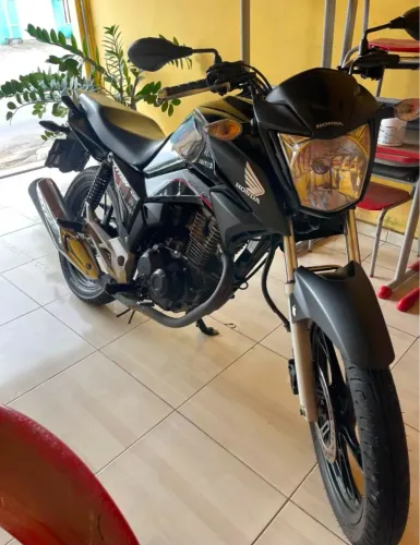 Vendo 160 nova ( entrada 4 mil)