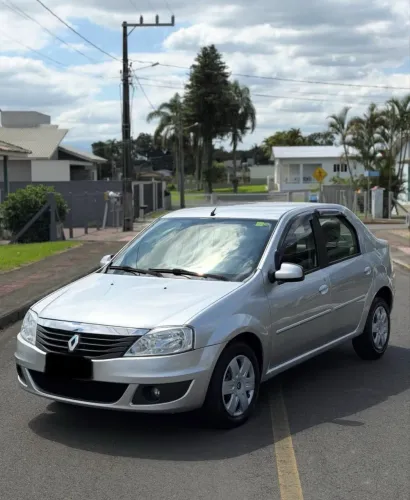 Renault Logan Expression Hi-flex 1.6 8V 4P 2013
