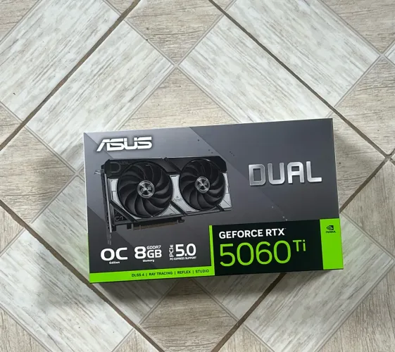 RTX 5060 Ti ASUS 8GB (um mês de uso)