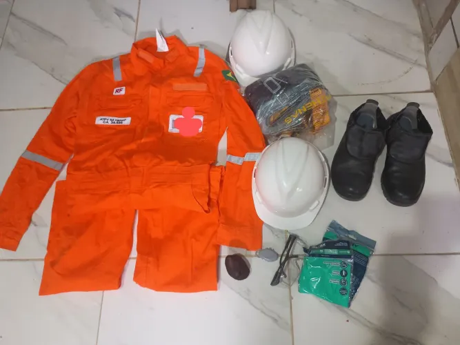Kit fardamento completo.