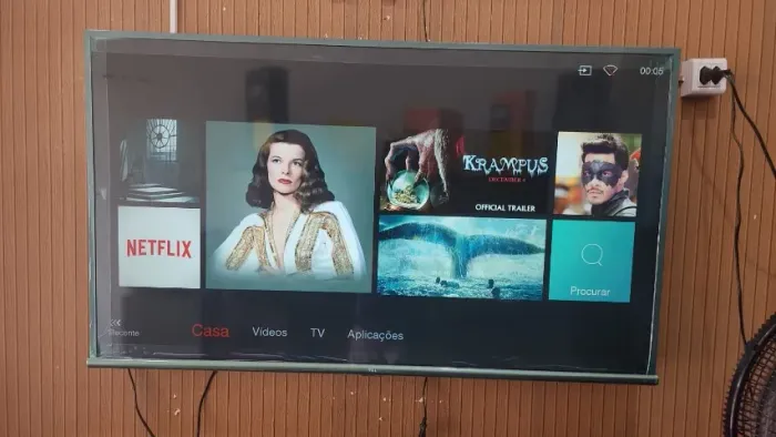Smart TV Philips 50? 4K - Borda Infinita
