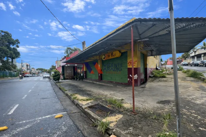 Excelente loja para alugar em frente à PUC Betim e ao Colégio Santa Maria.
