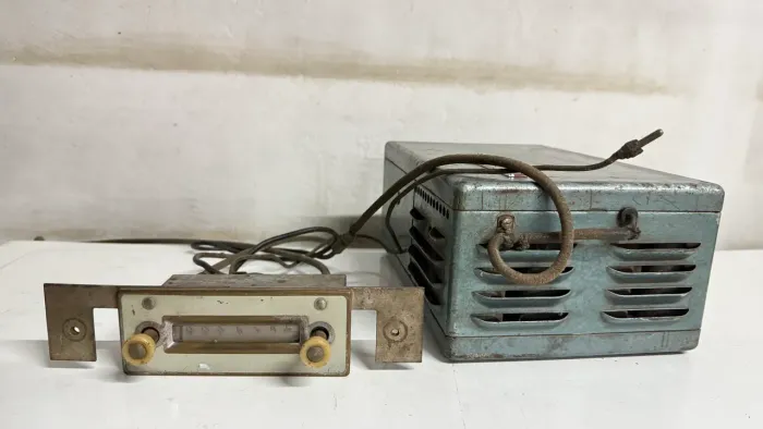 Rádio Automotivo Valvulado