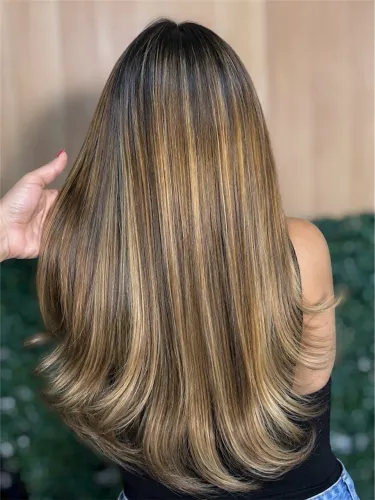 Manutenção e colocação de mega hair
