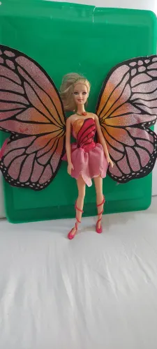 Barbie Buterfly com asas que giram 