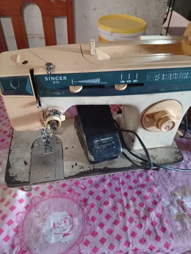 Máquina Singer 875