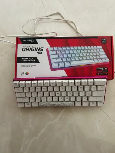 Teclado mecânico compacto, semi novo HYPERX