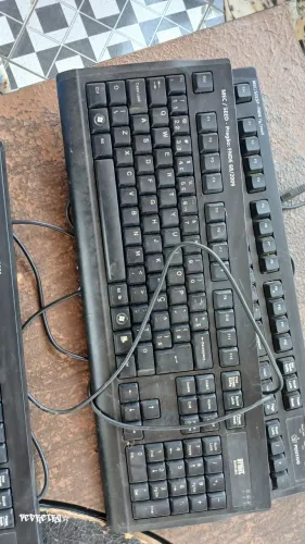 Vende-se teclado