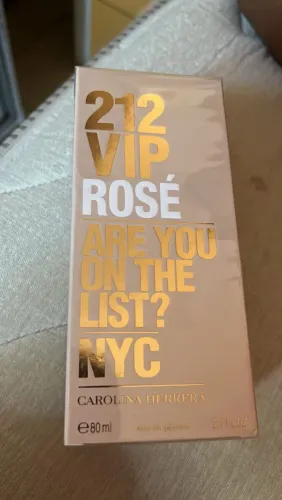 Perfume comprado na renee por 900 estou vendendo por 650 muito barato