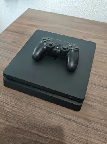 Playstation 4 Slim 1TB desbloqueado com jogos