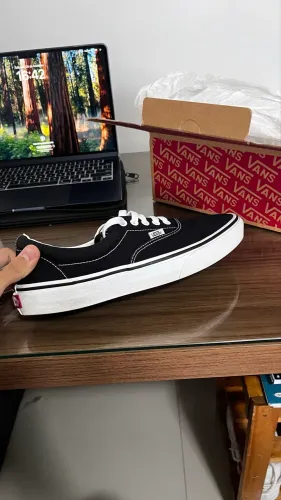 Tênis Vans Preto/Branco Original - Tam. 40
