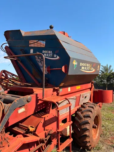 Plantadora de Amendoim Miac + Bomba Jacto