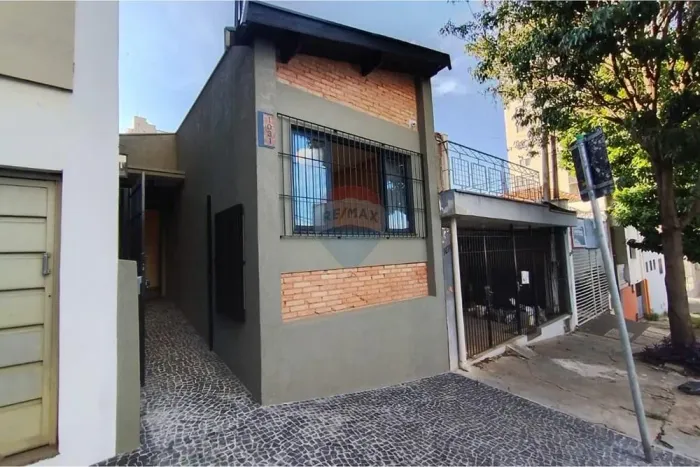 ALUGO -Sala comercial com banheiro - 10m2 - centro - Piracicaba/SP.