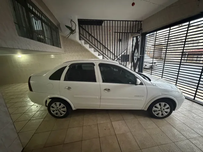 Chevrolet Corsa Sed. Premium 1.4 8V Econoflex 4P 2011