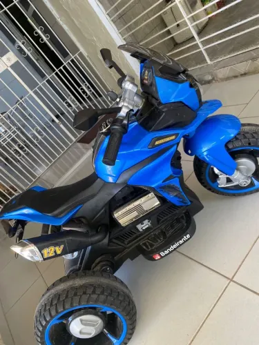Moto infantil elétrica semi nova