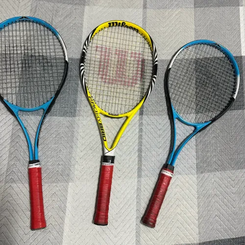 3 Raquetes Wilson e Adans Novas pouco usada (OLHAR DESCRIÇÃO)