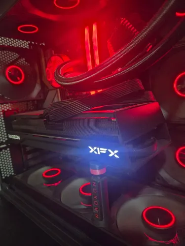 RX 9070XT 16GB XFX Swift 2 meses de uso..