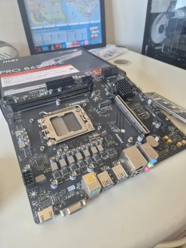 Placa Mãe PRO B650M-E AMD AM5 DDR5