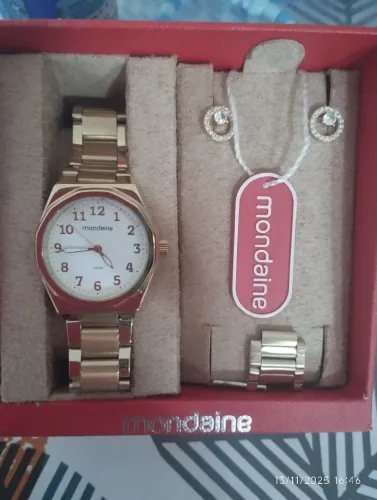 Vendo relógio Mondaine novo com semi jóia