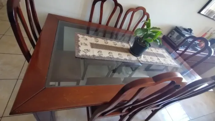 Mesa de Jantar com 6 cadeiras