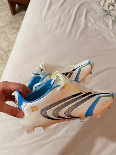 Chuteira Adidas F50 Messi 10 - Branca/Azul - Nova