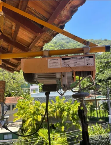 Talha guincho elétrico + suporte para parede
