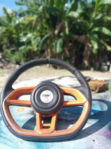 Volante esportivo pega Volkswagen