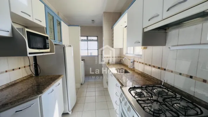 Apartamento mobiliado com 2 Quartos - para locação no coração do bairro Vila Nova em frent