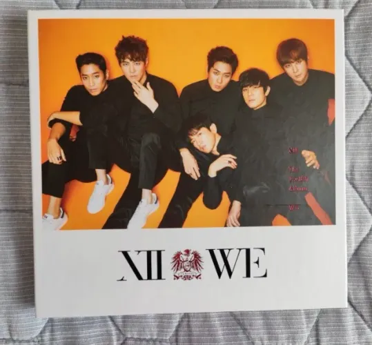 Álbum WE, do grupo de kpop SHINHWA Original coreano CD+Photobook (completo)