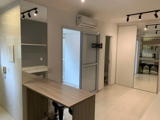 Excelente apto mobiliado studio na Rua Paim 285