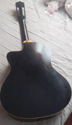 Vendo violão em ótimo estado elétrico