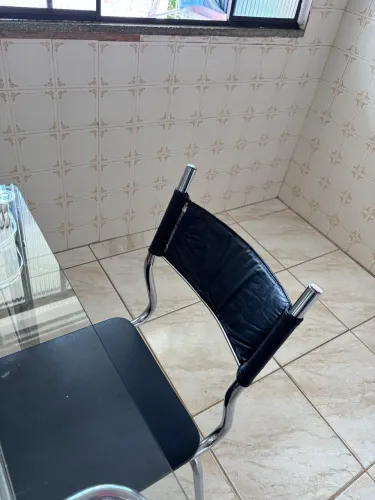 Vendo mesa 4 cadeiras