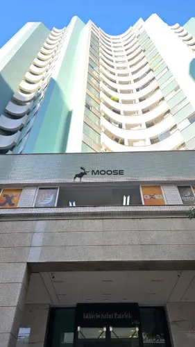 Apartamento á venda no Edifício Saint Patrick, Maringá-PR