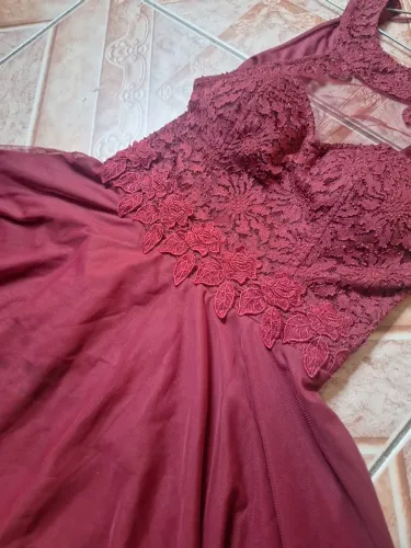 Vestido de Festa Marsala com Renda e Tule - Elegante