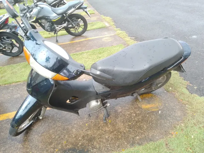 Honda Biz 100 2005 - Moto andando - Leia a descrição