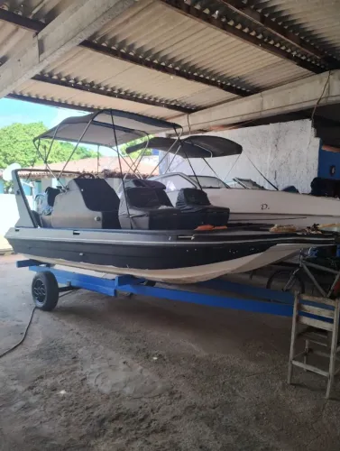 Lancha catamarã diamar, motor 4 tempos mercury