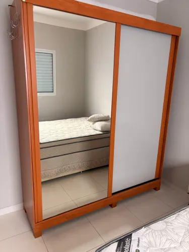 Guarda roupa Casal com espelho 