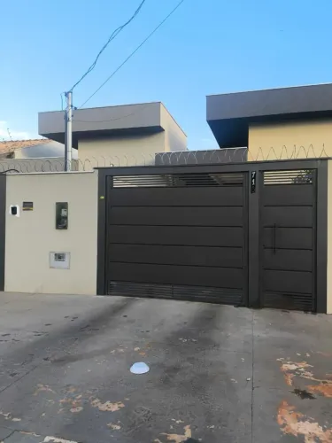Casa para venda tem 100 metros quadrados com 3 quartos em Jardim Monumento - Campo Grande