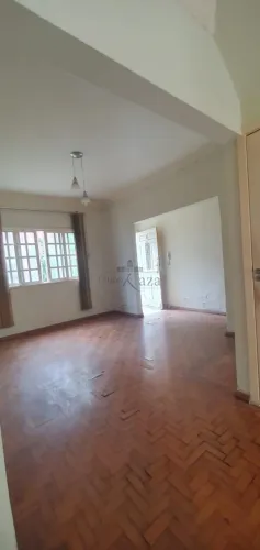 Casa em Rua Fechada - Vila Nova Conceição - 3 Dormitórios - 122m².