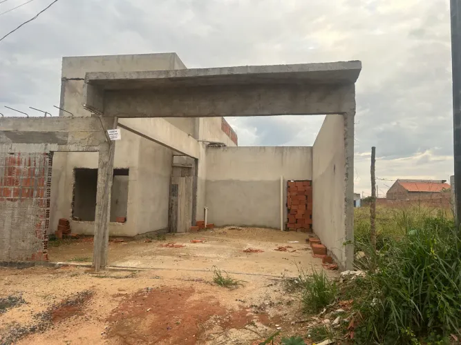Casa a venda em araguari mg