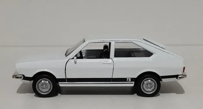 Miniatura Volkswagen Passat TS