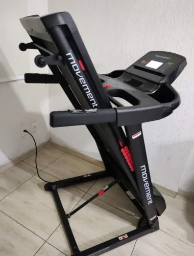 Esteira Moviment R4 Semi-Profissional