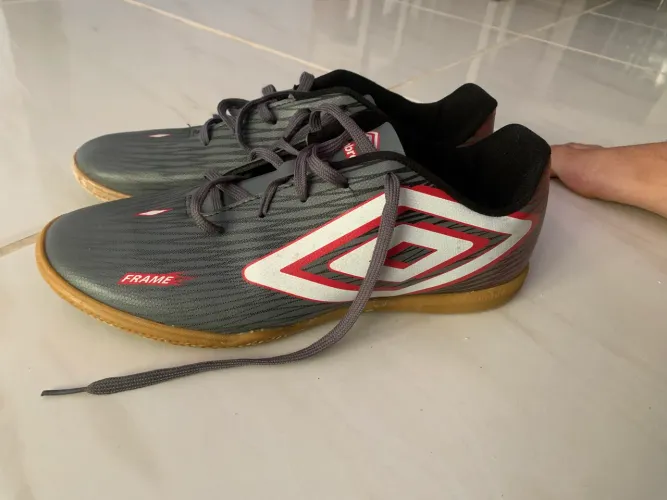 Chuteira umbro Futsal TAM 42