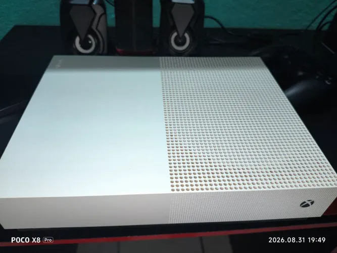 Xbox One S 