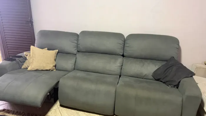 Sofa modelo Florida com 3 módulos reclináveis Elétrico.
