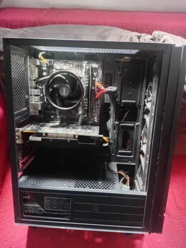 Vendo uma CPU/MONITOR,MESA PC