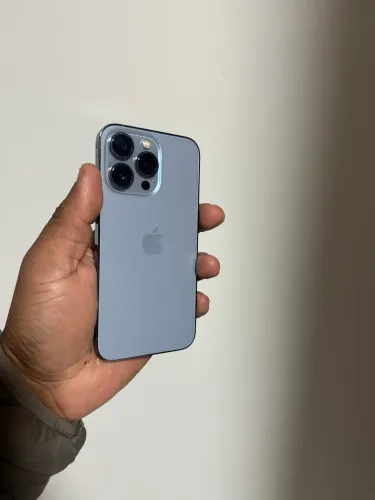 iPhone 13 Pro 256gb novo todo original sem uma marca de uso.