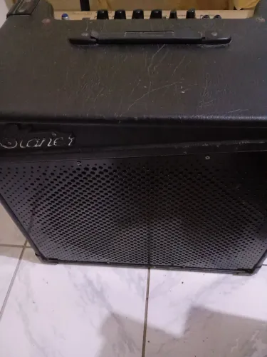 Caixa Cubo de guitarra Staner Shout 215G perfeita