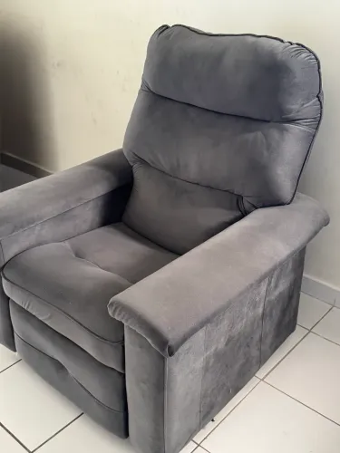 POLTRONA RETRÁTIL NOVA