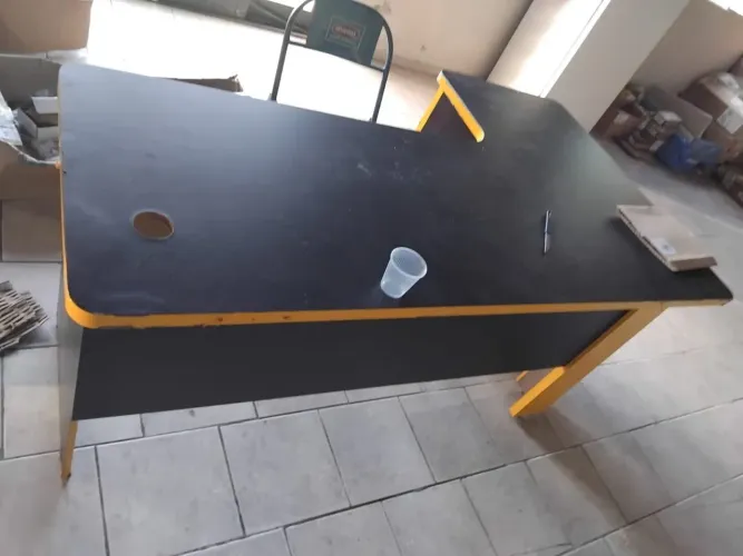 Kit comercial pronto, mesa e expositora